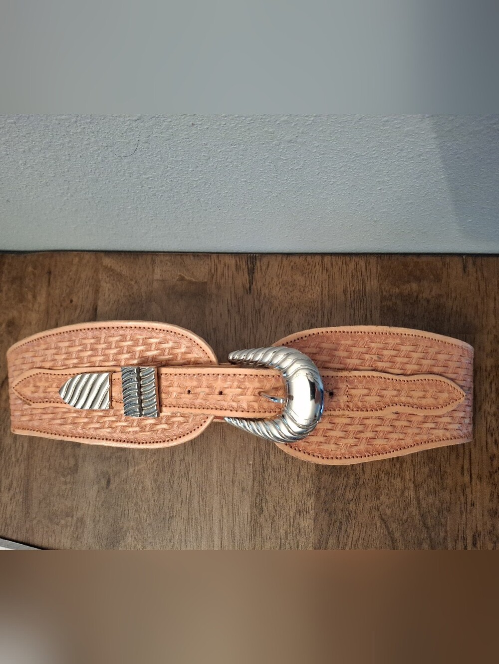 Liz E Parker Western-Style Size 26 Womens Leather Belt DMP Silver Tone Buckle